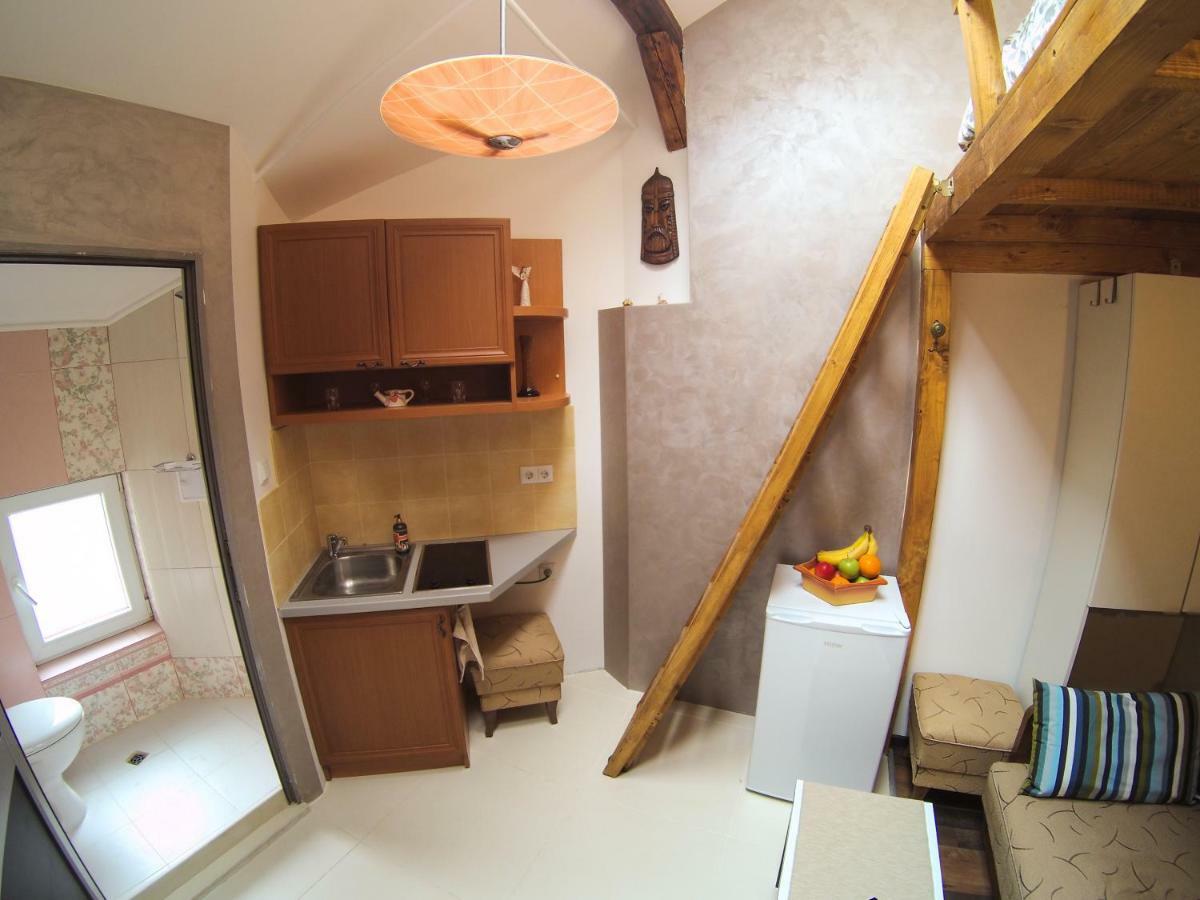 Vitosha Blvd - Attic Studio Sofia Extérieur photo